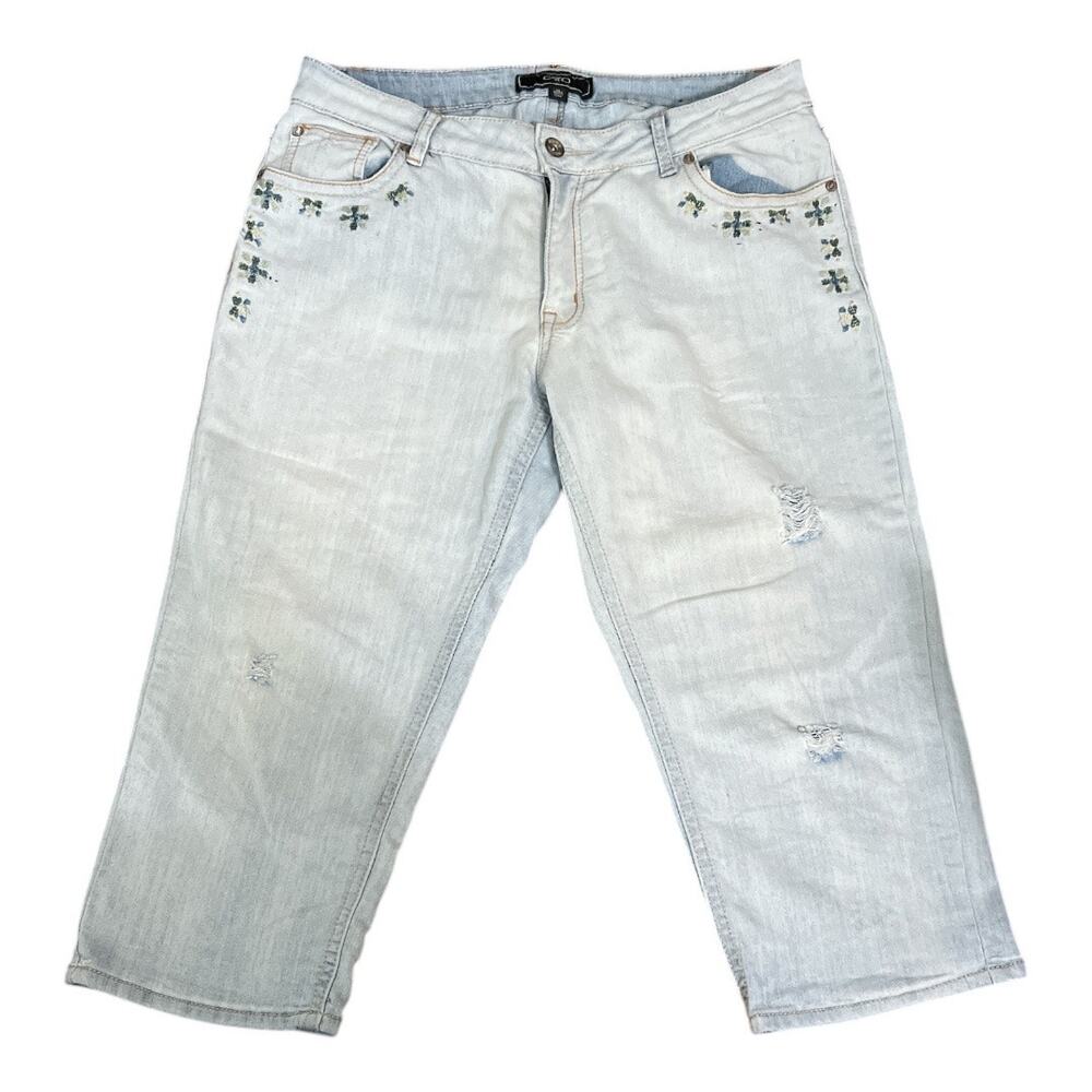 Cato Jeans Women’s Size 14 Distressed Capri Rhinestone Denim Stretch Blue